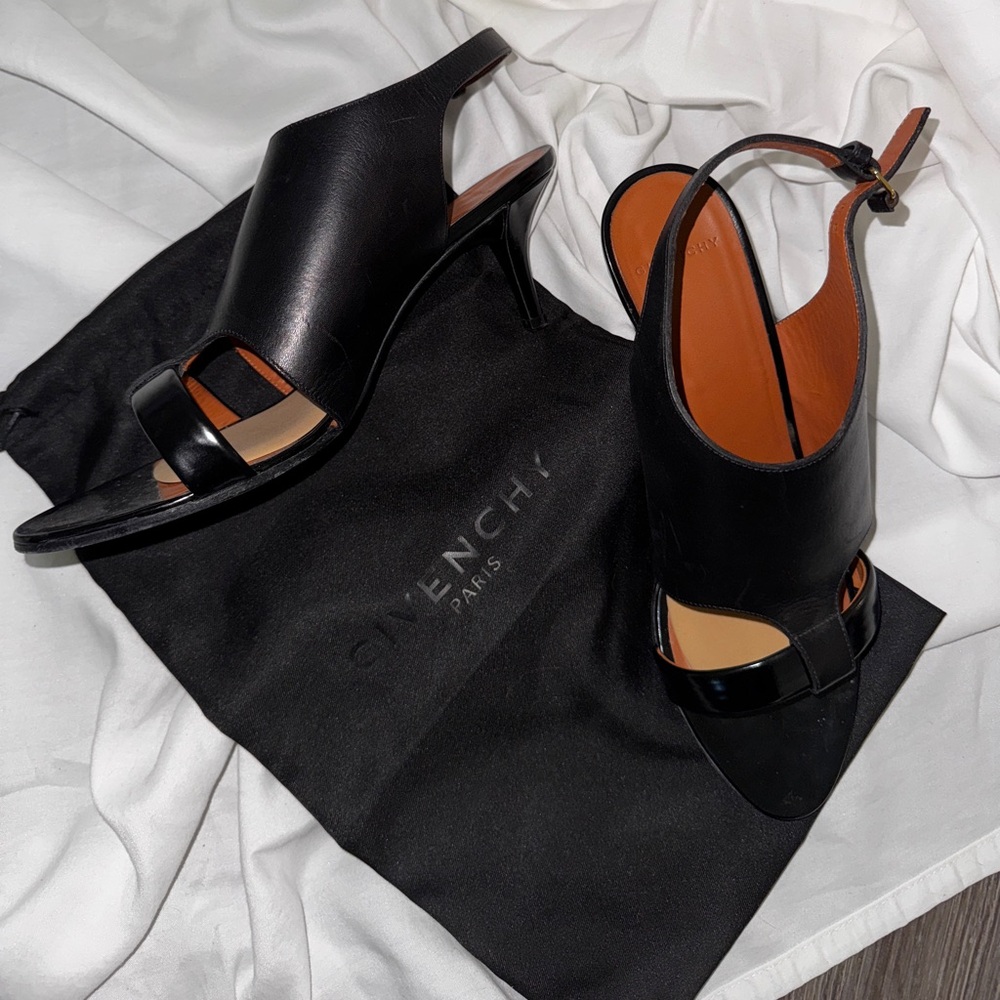 GIVENCHY SIZE 41 kitten heel sandal black smooth leather